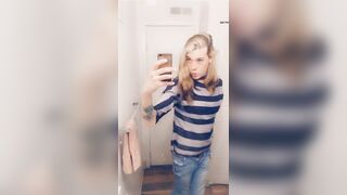 Rock Beauty Likes To Disrobe and Masturbate