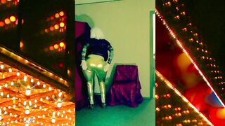 Juggsy Sheer Ebony & Gold Trailer