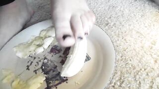 T Cutie Steps in Her Lunch, Bangs it, & Eats it (I nutted on the lens)