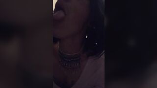 AVALAGE DE SPERME EJACS FACIALES COMPILATION LÉA LA CHIENNE