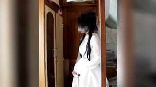 Bride jerks off and cum discharged in advance of ceremony