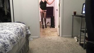 CD lisa Posing her nylon clad legs on livecam