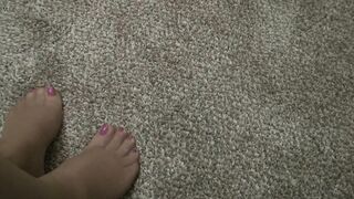 cd lisa posing her nylon clad legs and feet in recent heels