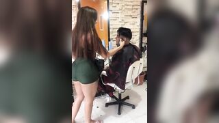 VISITING THE STYLIST IN HER HOTTY AND THIS CHAB LETS ME PREGNATE HER BUTT