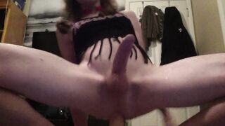 Sabrina Skye riding her vibrator and flexing her giant weenie. Old movie.