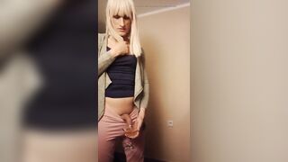 Samanta Gorska Pissing Drinking