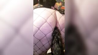 Squeezing a Tail Plug out my Corpulent Booty