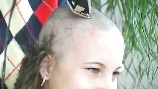 Real extraordinary Hotty loosing her lengthy hair