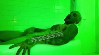 ftm dude jerking and cumming in washroom