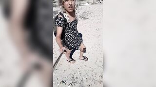 linda trans con minivestido caminando en publico con sandalias altas y culo apretado caliente