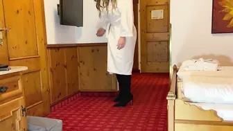 Tranny hotel room seduction