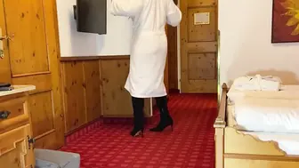 Tranny hotel room seduction