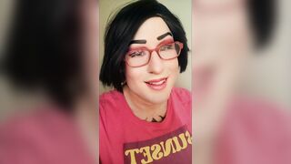 This Day's makeup look is it nice?