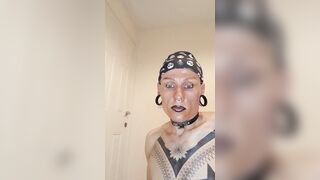 Anal slut showing ribald body