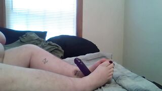 FEMBOY SOLO FOOTJOB ON LARGE SEXTOY