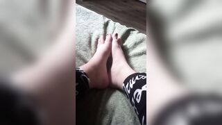 Hawt nice-looking legs and toes