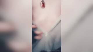 think a stomach button piercing would fit me?