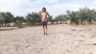 lindas piernas de trans con plug anal minivestido y tacones violeta se desnuda en publico muy calien