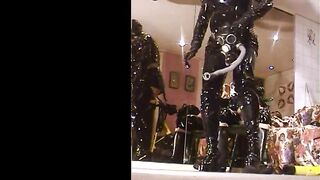 Roxina2004BikerGurlInPVC250804XL.WMV