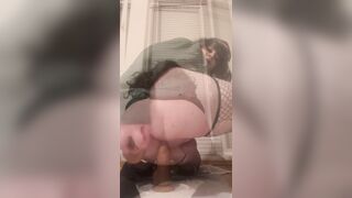 This toy is not sufficiently, my snatch needs a real jock