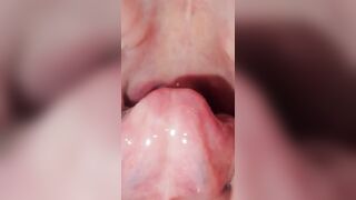 I gulp My appealing bracelet =]