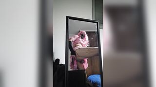 try to ride my ovipositor get to get it all the way in fro breeding session