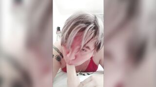 Elta de santa trans se masturba muy rico