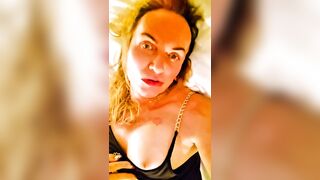 Bored awaiting for my dinner date