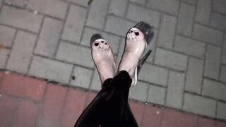 I cum on a night walk - I wear latex leggings and stripper high heels