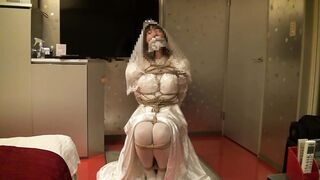 女装花嫁自縛。タイムロックの完全拘束でドライオーガズム