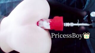 فمبوی ناز با دیلدو بزرگ اتوماتیک ،cute femboy with machine sex-toy