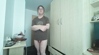 PAWG trans beauty disrobes for u!!