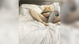 Femboy twerk and jerk off