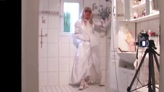 Jerking off & Peeing Bride Beneath Shower