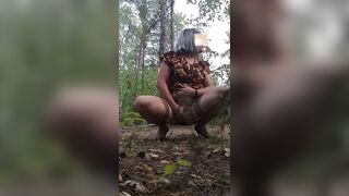 I indeed wanna pee, I discovered a secluded place and at the same time I drained the goo