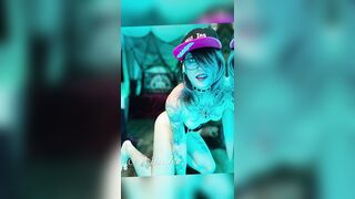 Trans AltGirl showing off her assets