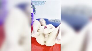 GAROTA TRANS GOZA NA PRÓPRIA BOCA COM MUITO TESÃO