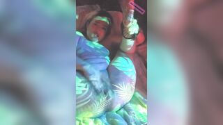 Gooned androgynous doxy squirts all over themselves