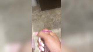 See me suck & cum all over for u baby! FULL CLIP ON MY FREE ONLYFANS & FANCENTRO!!!