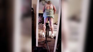 Live stream crossdresser