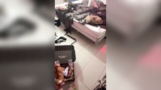 Bianca e Amora trans si dividono i soldi a priceless serata