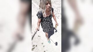 linda trans en publico con minivestido y tacones con el culo muy caliente disfrutando el placer