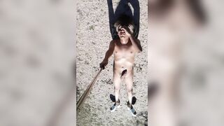 desnuda en publico culo y tacones