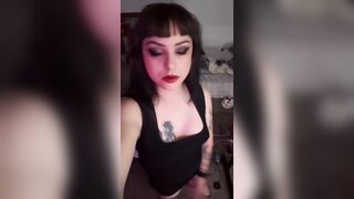 Trans babe masturbates her hotty weenie for u