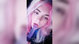 Virginal trans hotty in harley quinn cosplay sucks her sex toy