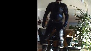 Roxina2003HotRubberFucktoy070403XL.WMV