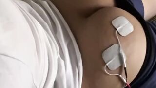 SHOCKING MY GIANT BOOTY TO BOUNCE ;)