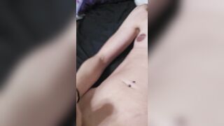 Sin screws herself and cums for u