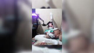 What the cosplay maid does on their break (FULL)