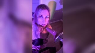 trans cutie edges clitoris and warms up mouth for training